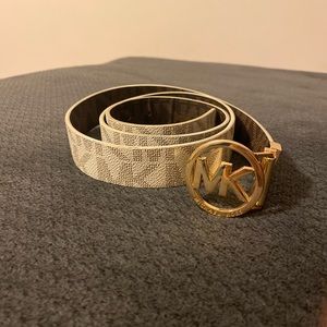 Michael kors reversible belt!